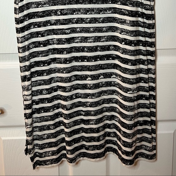 Signature Studio Women’s Large Black & White Striped Shirt - Picture 8 of 10